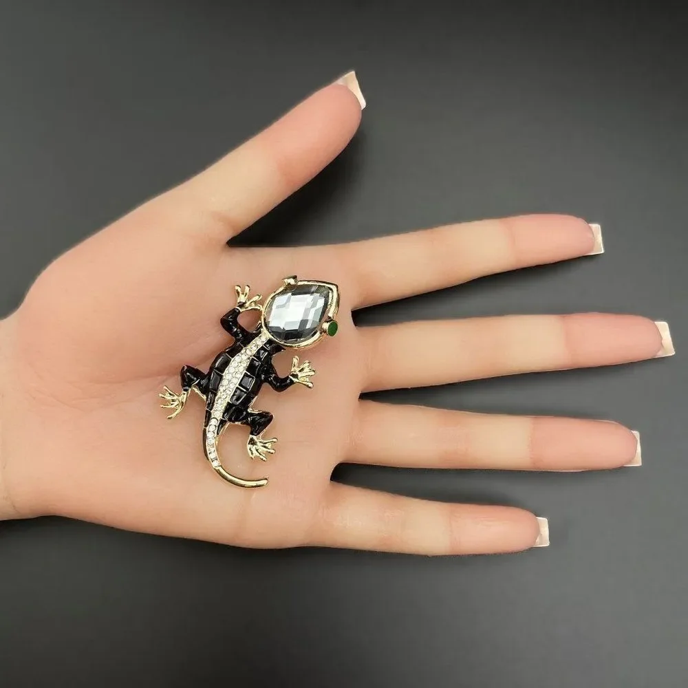 Yellow Gold with White Diamond and Gray Crystal Enamel Lizard Pin Back Brooch